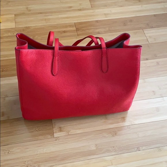 🔥 SALE! 🔥 Banana Republic Leather Tote